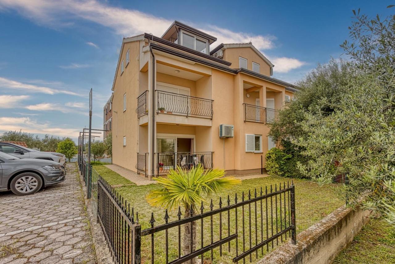 Tom With Terrace Apartman Porec