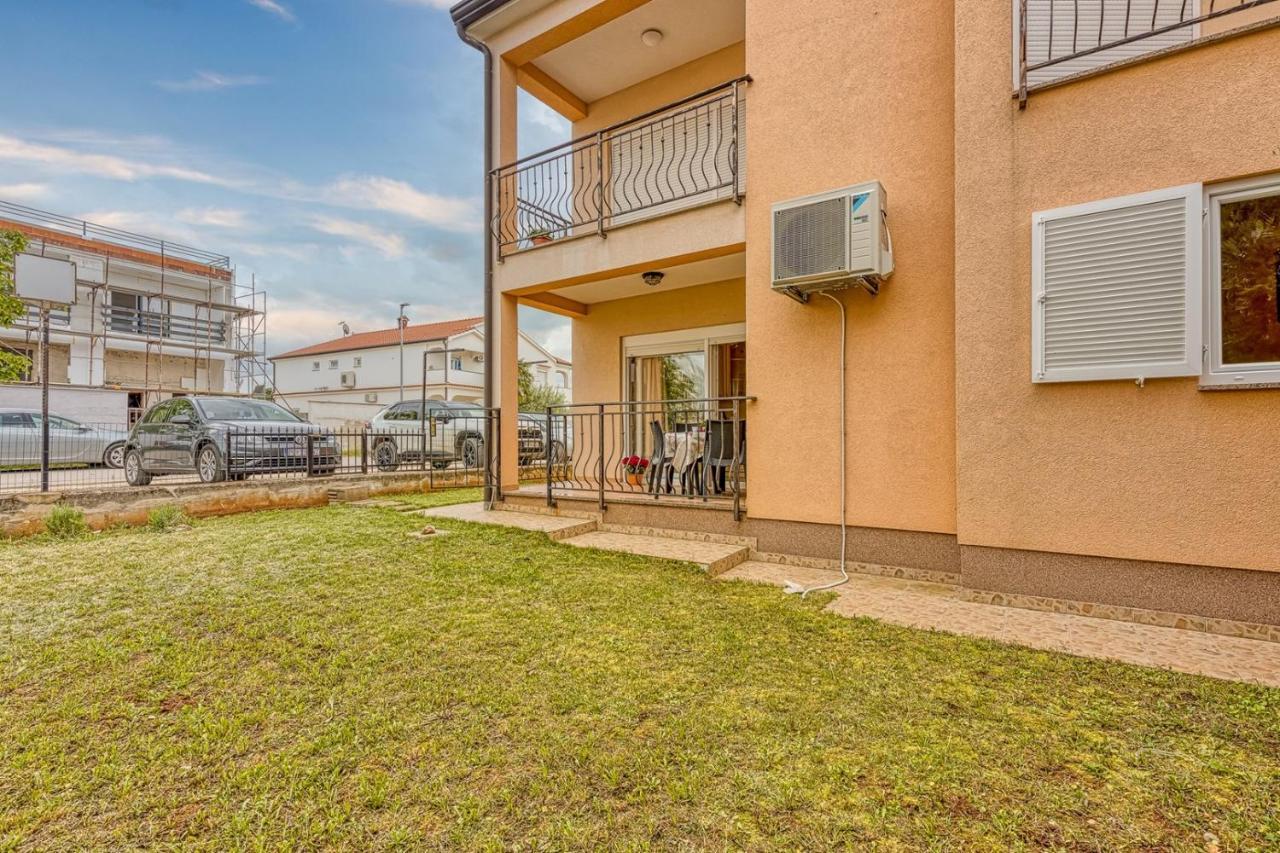Apartman Tom With Terrace *